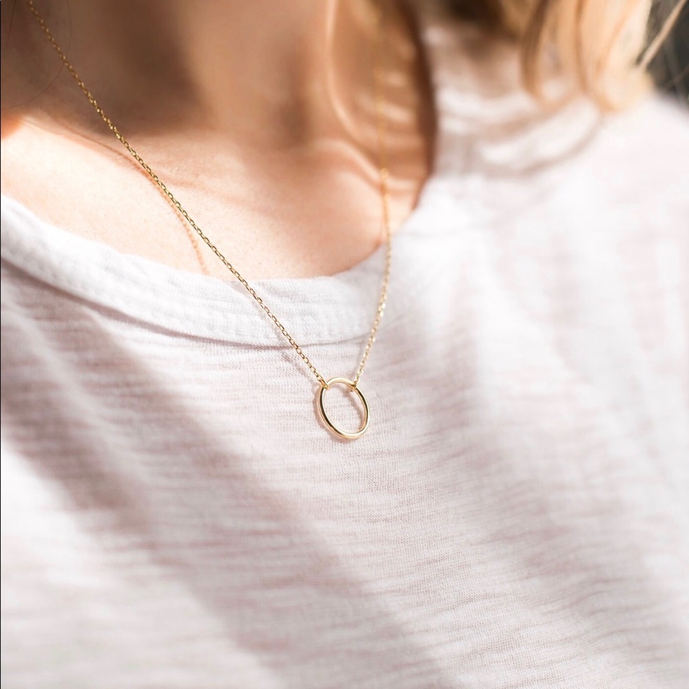 Circle Necklace | 14k Gold Plated - Picture 2 of 8